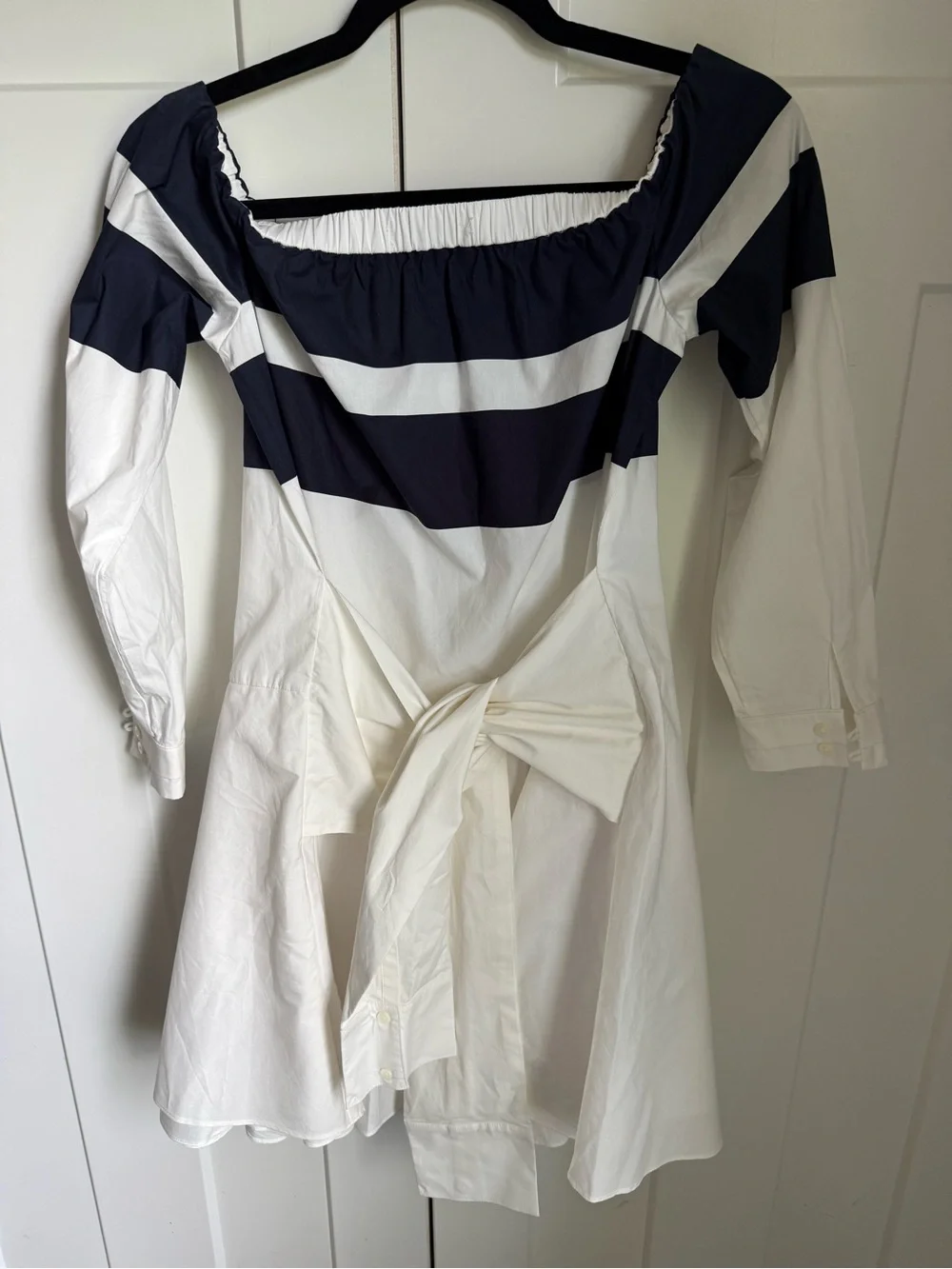 10 Crosby Derek Lam Intermix Exclusive Off-The-Shoulder Shirtdress. Size 4.